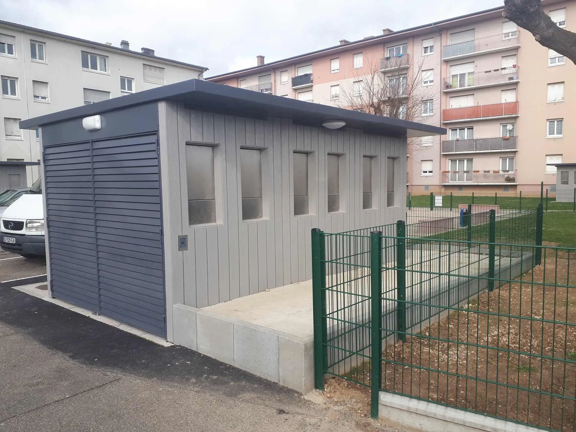 L’abri conteneur, un outil de pacification de l’espace résidentiel L’abri conteneur